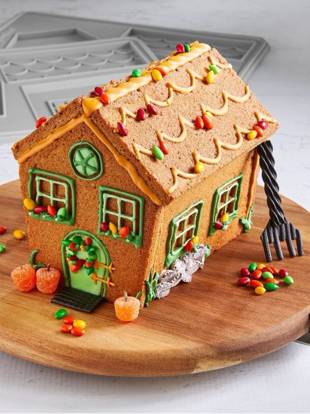 Pampered Chef Holiday Gingerbread House Silicone Mold